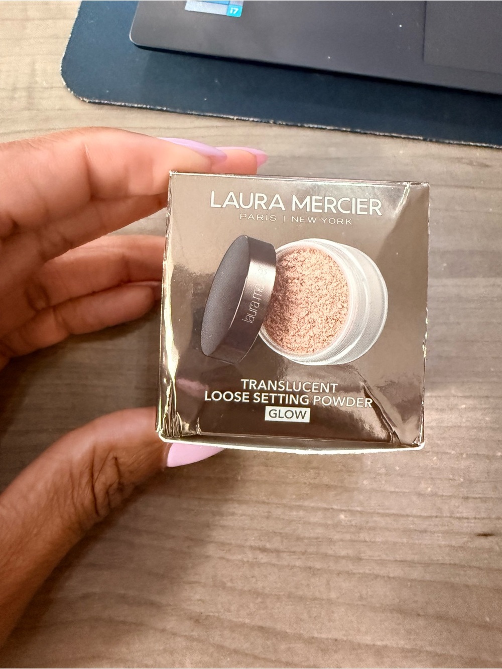 laura mercier Translucent Loose Setting Powder - Glow (beige)